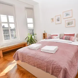  Apartment Sunny Corner
